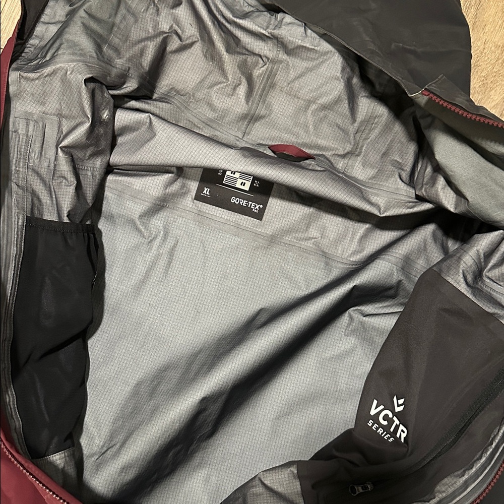 Armada Balfour Gore-Tex Pro Vctr Series 3L Jacket - Picture 10 of 12